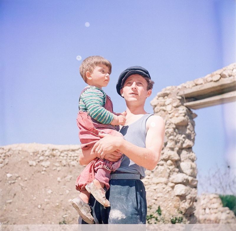 The same photograph in color